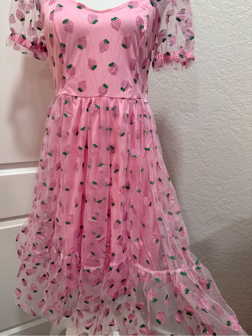 Sweet Society Pink Strawberry Mesh Puff Sleeve Midi Dress Size Small - Picture 4 of 9